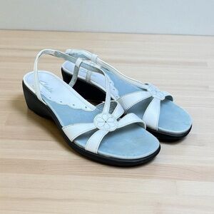 Clarks Leather Open Toe Slingback Sandal in White Size 6
